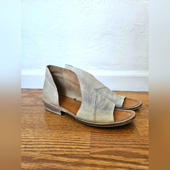 FREE PEOPLE Cliff Leather Asymmetrical Slip On Sandals - Picture 1 of 9